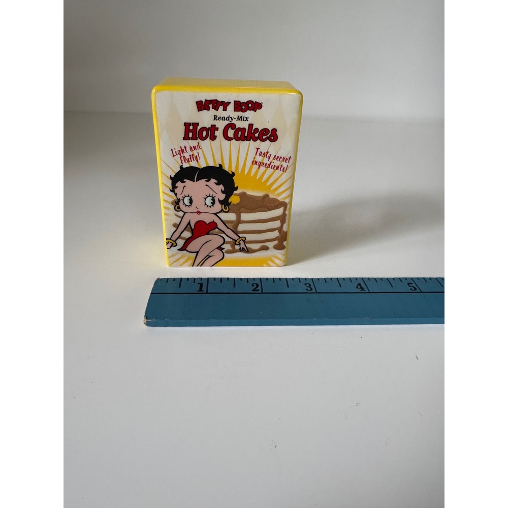 Betty Boop Ready-Mix Hot Cakes Ceramic Shaker Vandor 2003 Vintage Style Yellow